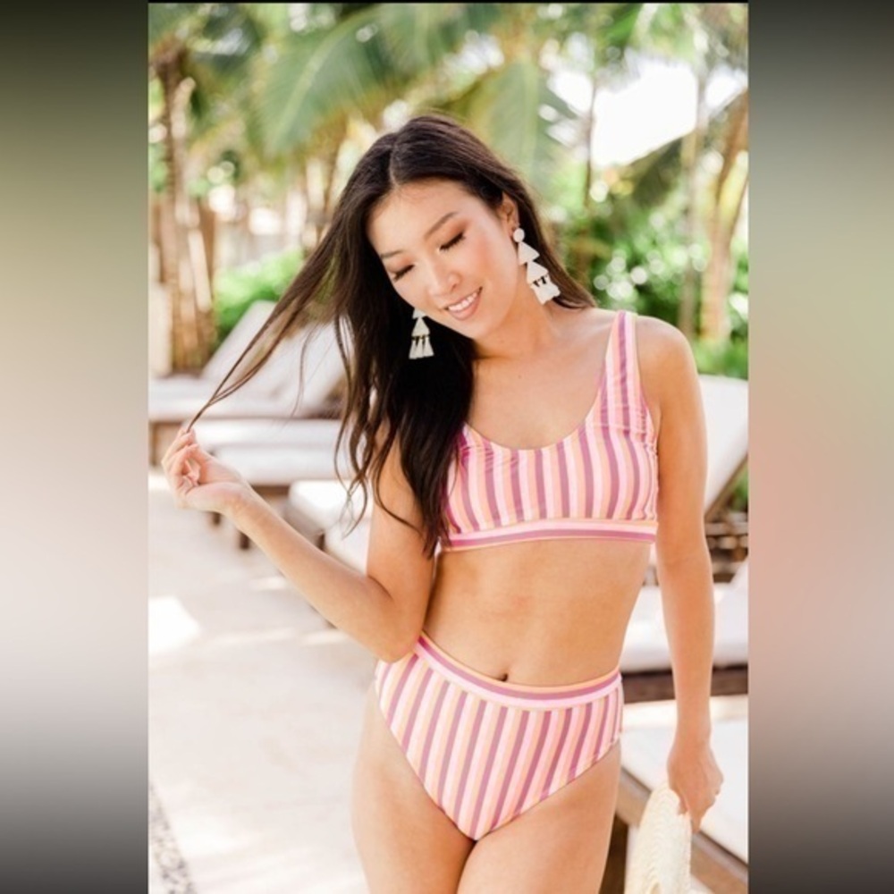 BRIGHTEST DAYS
ORANGE STRIPED BIKINI BOTTOMS